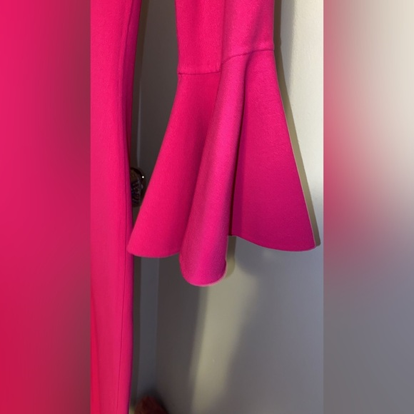 Bell Cuff Sheath Dress
Michael Kors - Picture 7 of 15